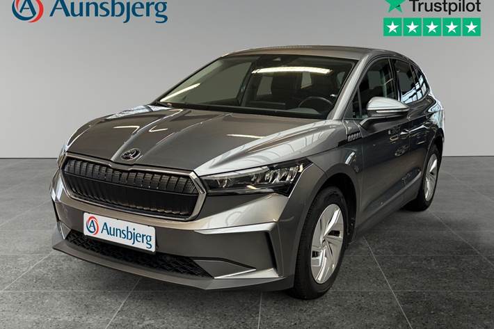 Grå Skoda Enyaq fra 2022 set udefra