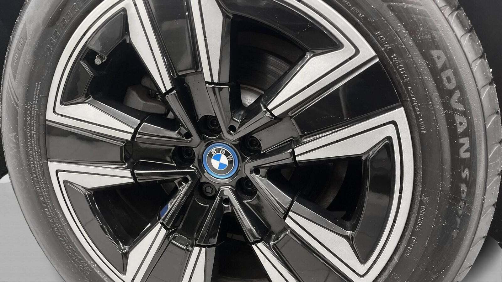 Hvid BMW iX3 fra 2023