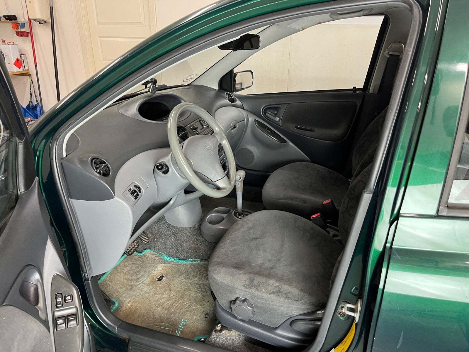 Toyota Yaris 1,3 VVT-i Sol aut.