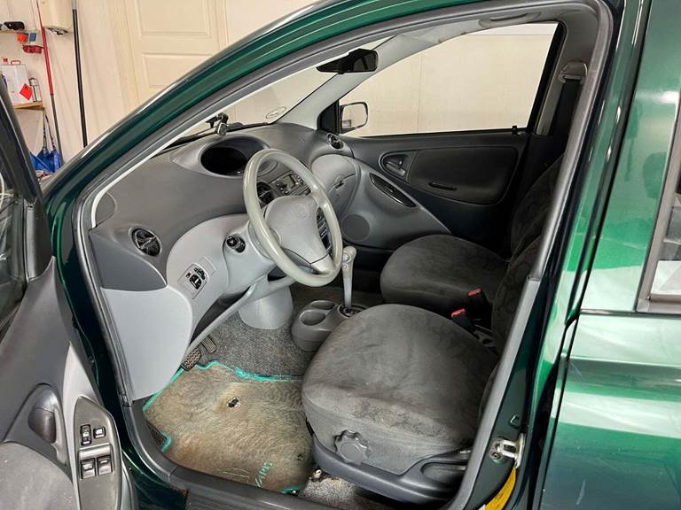 Toyota Yaris 1,3 VVT-i Sol aut.