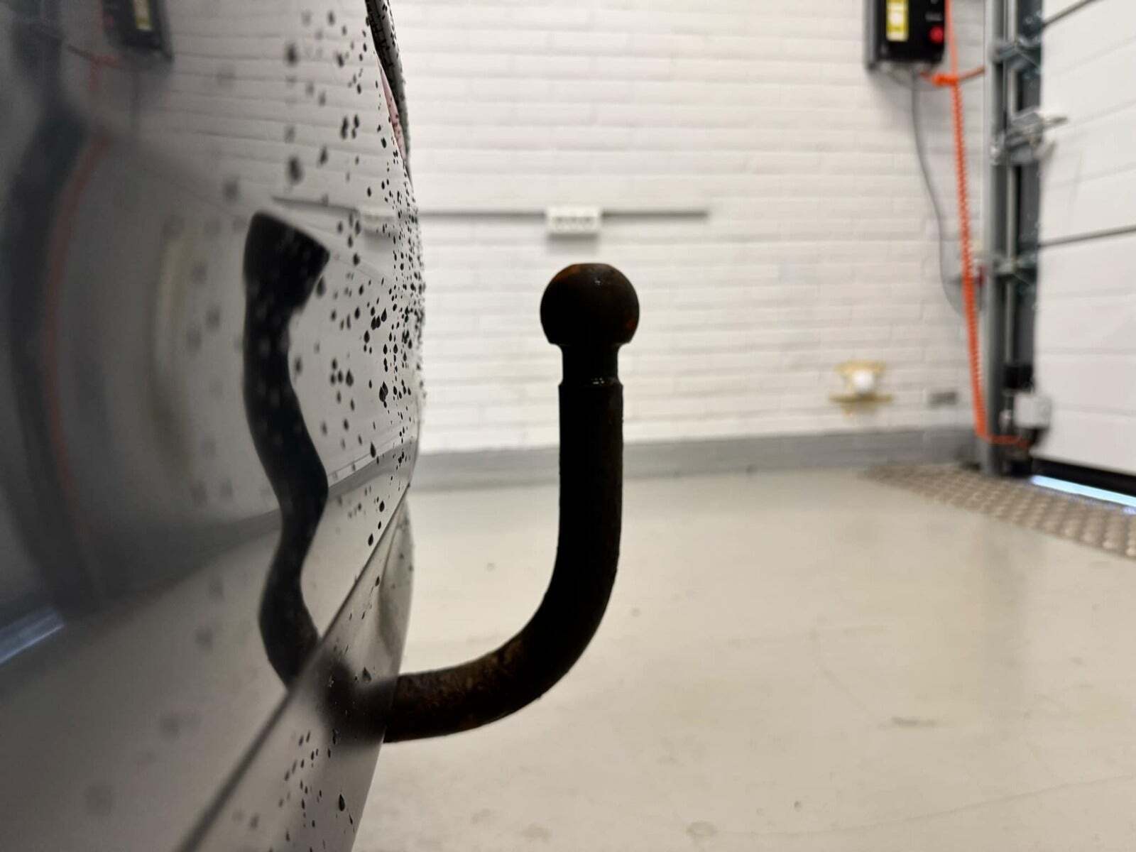 Grå Peugeot 208 fra 2016