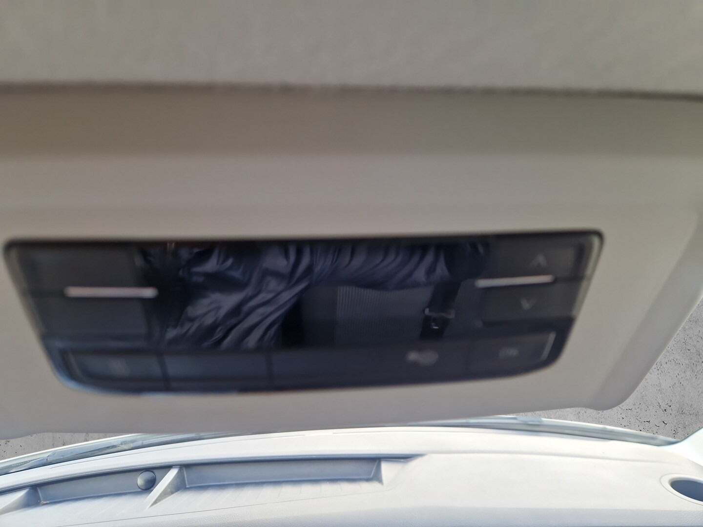 Hvid VW Transporter fra 2021