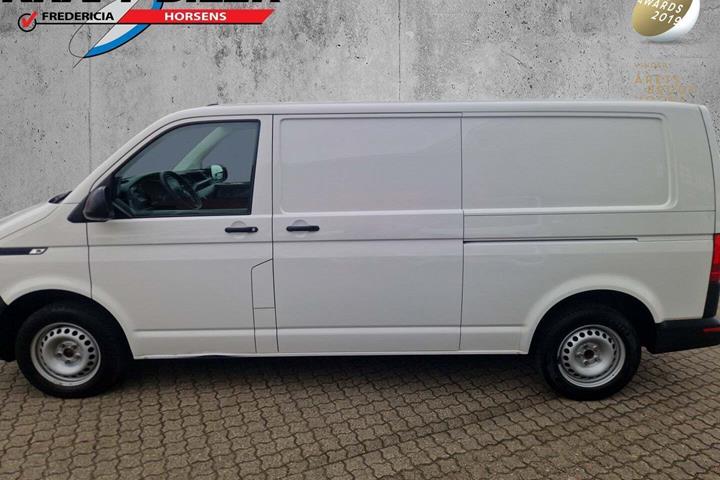 Hvid VW Transporter fra 2020