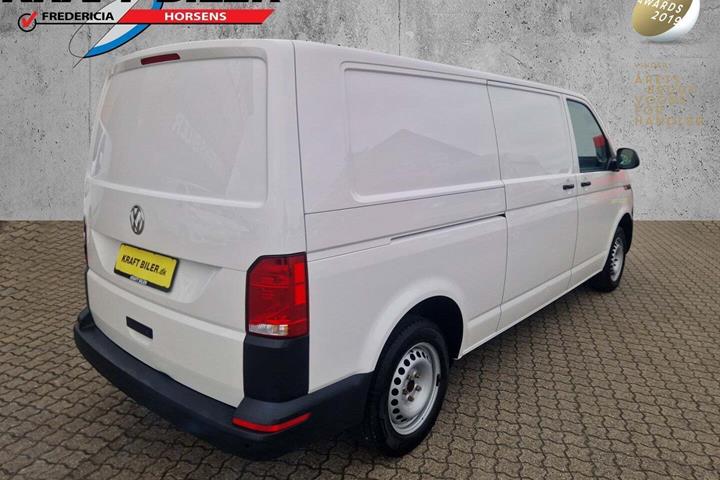 Hvid VW Transporter fra 2020