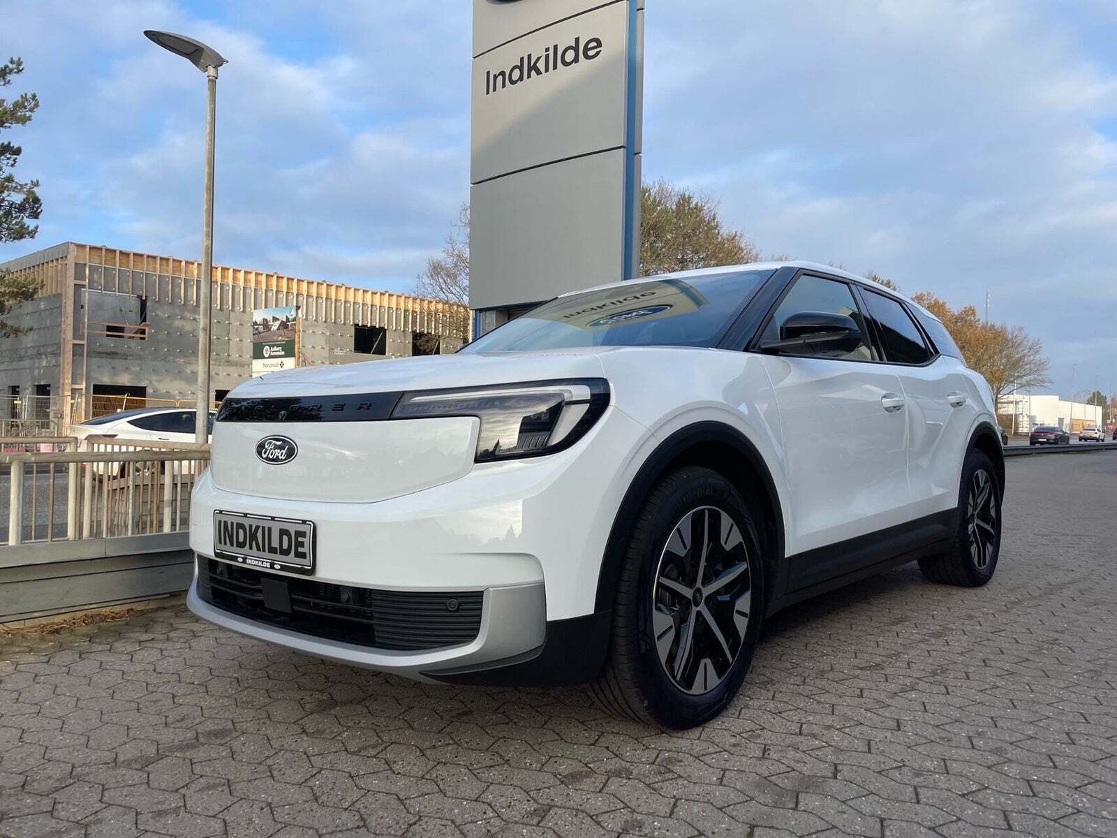 Ford Explorer 82 Select Extended Range