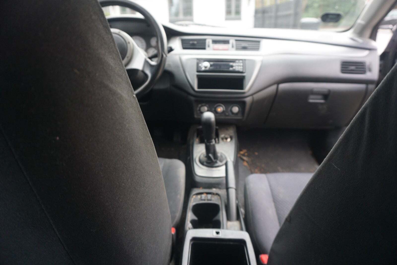 Mitsubishi Lancer 1,6 Comfort stc.