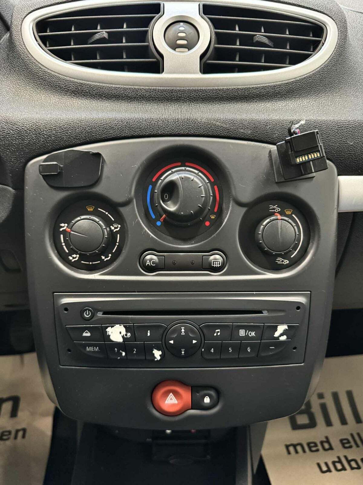 Grå Renault Clio III fra 2012