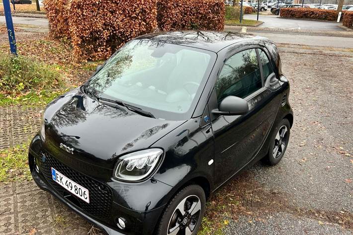 Sort Smart Fortwo fra 2021 set udefra
