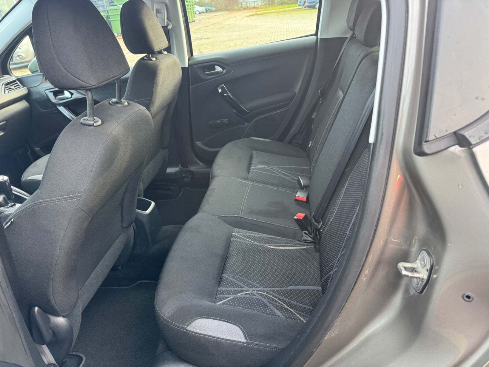 undefined Peugeot 208 fra 2014