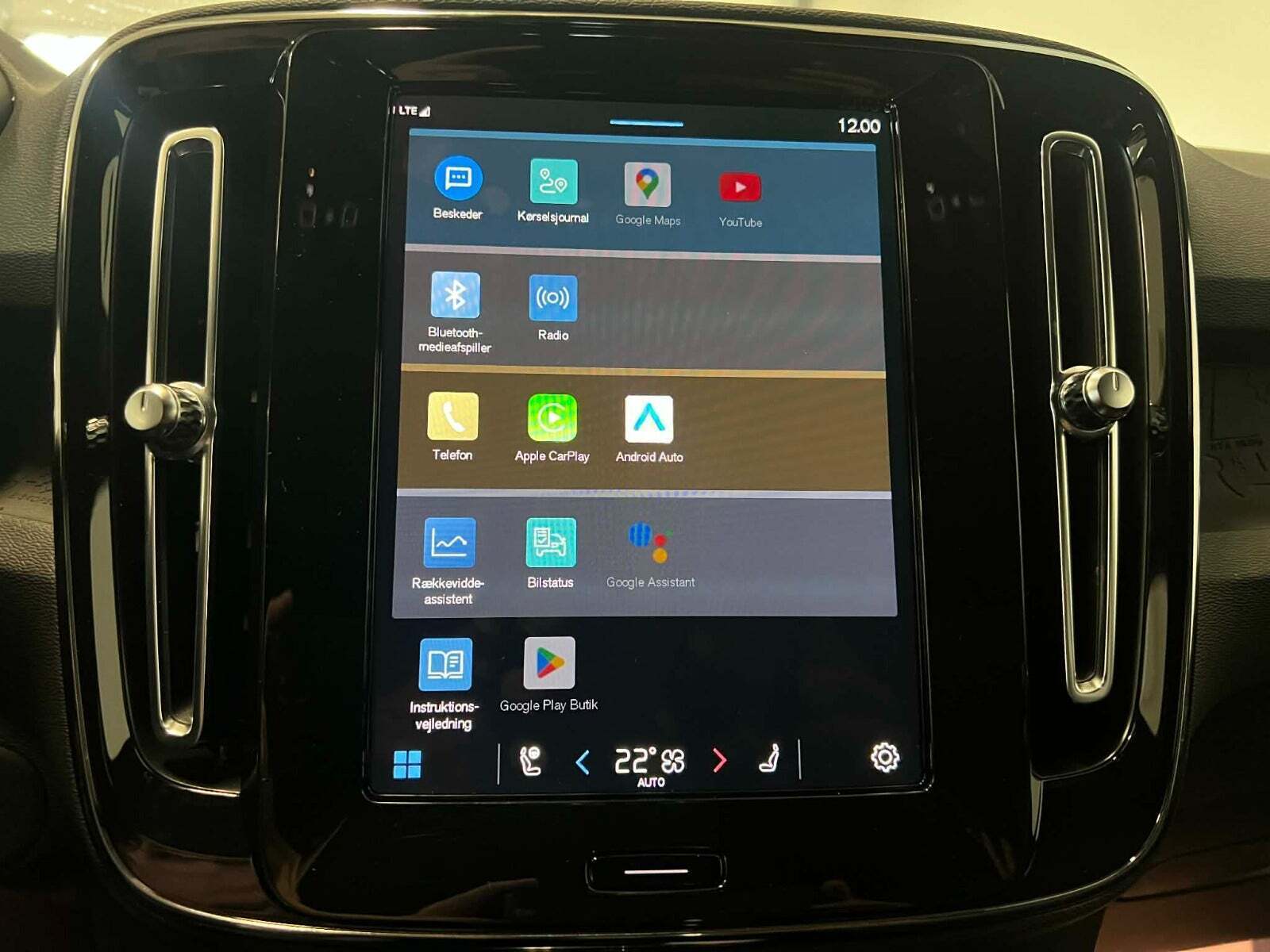 Sort Volvo XC40 fra 2022