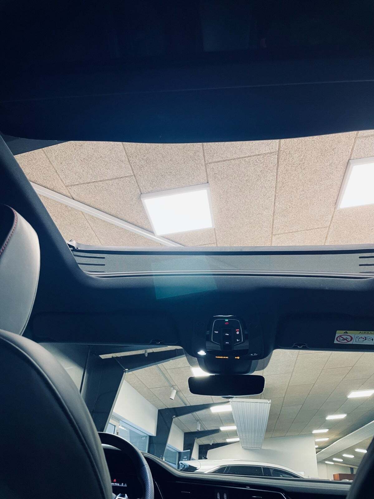 Rød Audi Q8 e-tron fra 2024