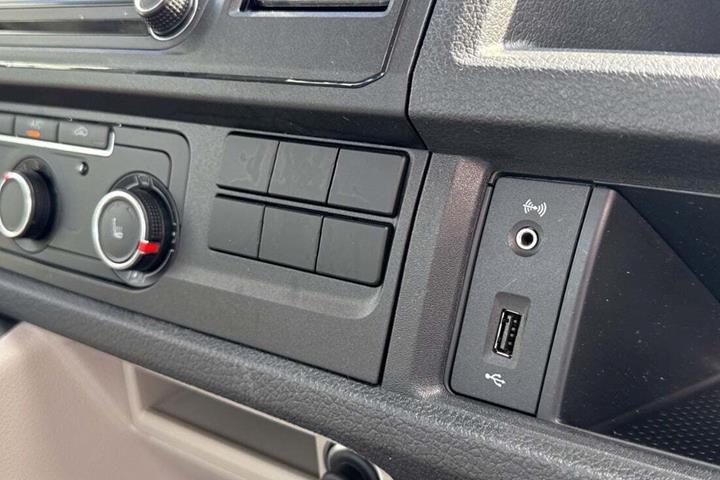 Hvid VW Transporter fra 2021