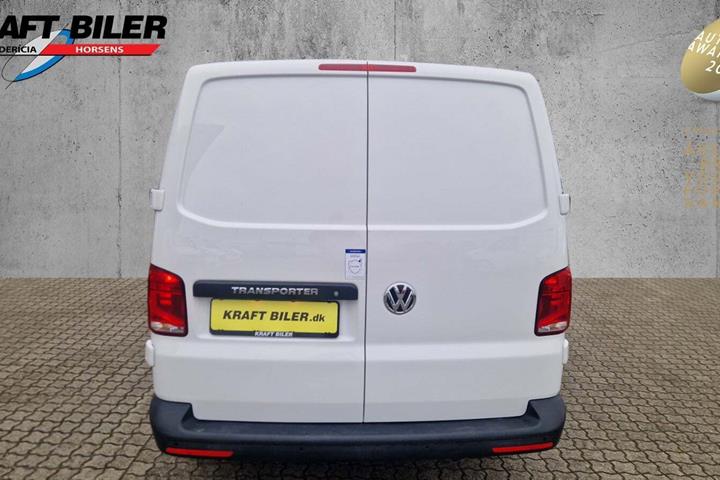 Hvid VW Transporter fra 2021