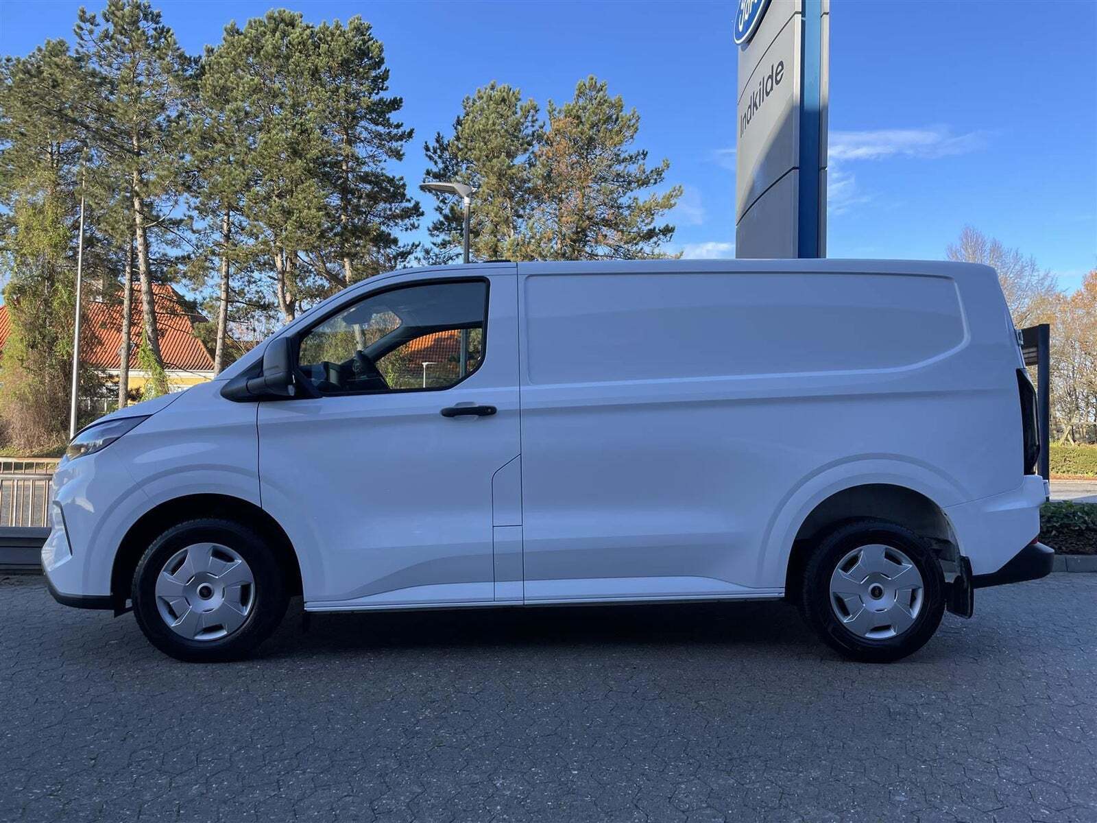 Hvid Ford Transit Custom 300S fra 2024