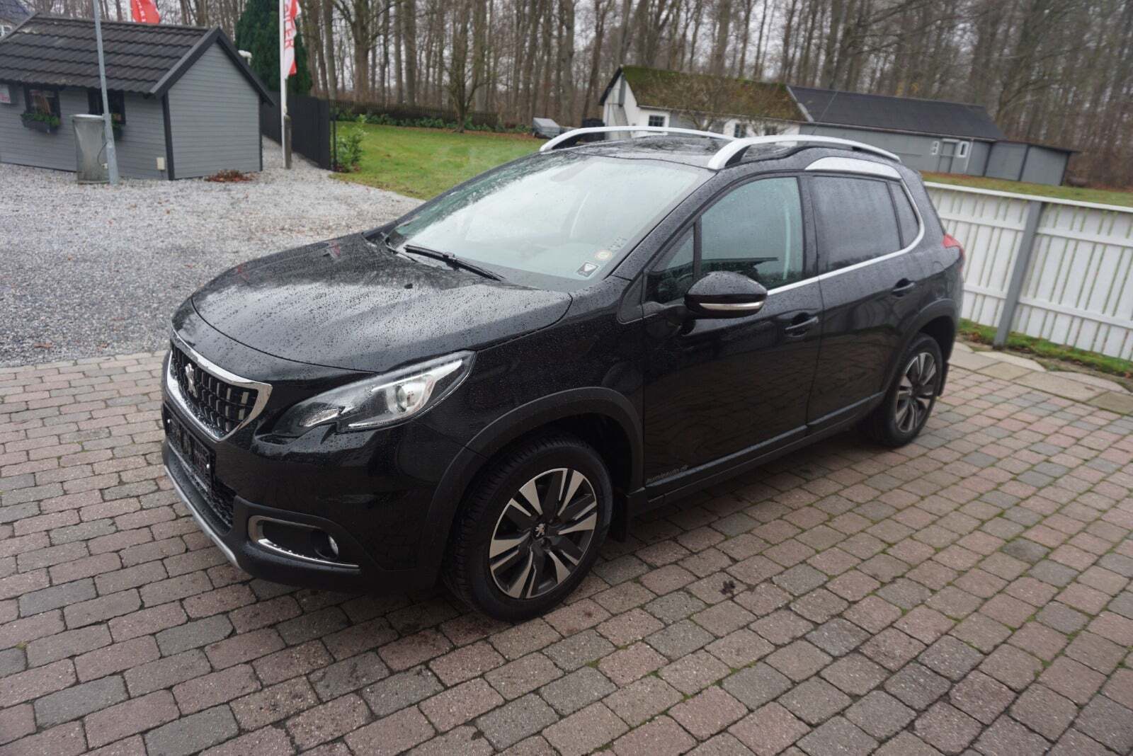 Peugeot 2008 1,6 BlueHDi 100 Allure Sky