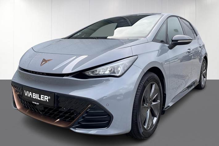 Grå Cupra Born fra 2022 set udefra
