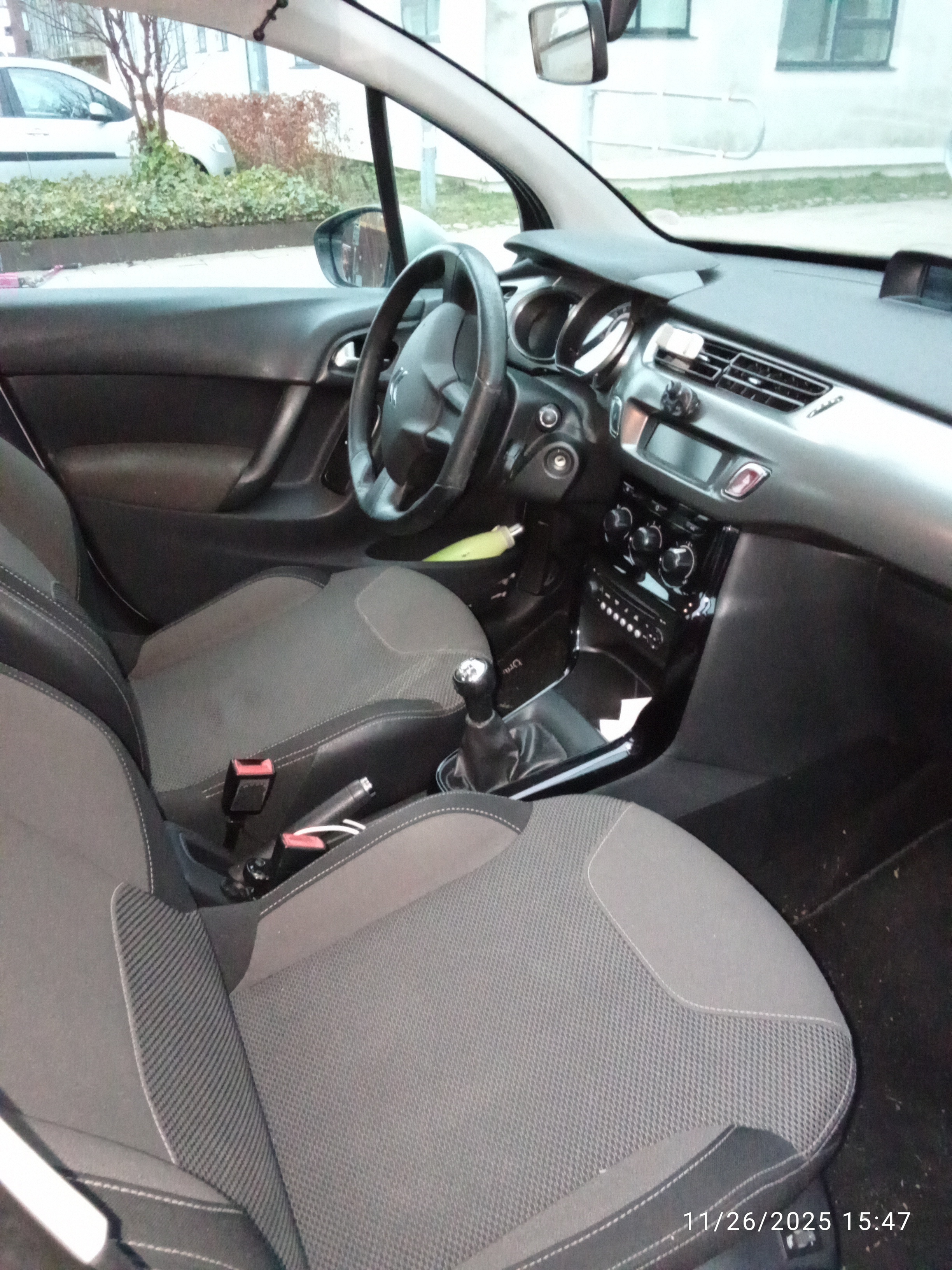 Grå Citroën C3 fra 2014