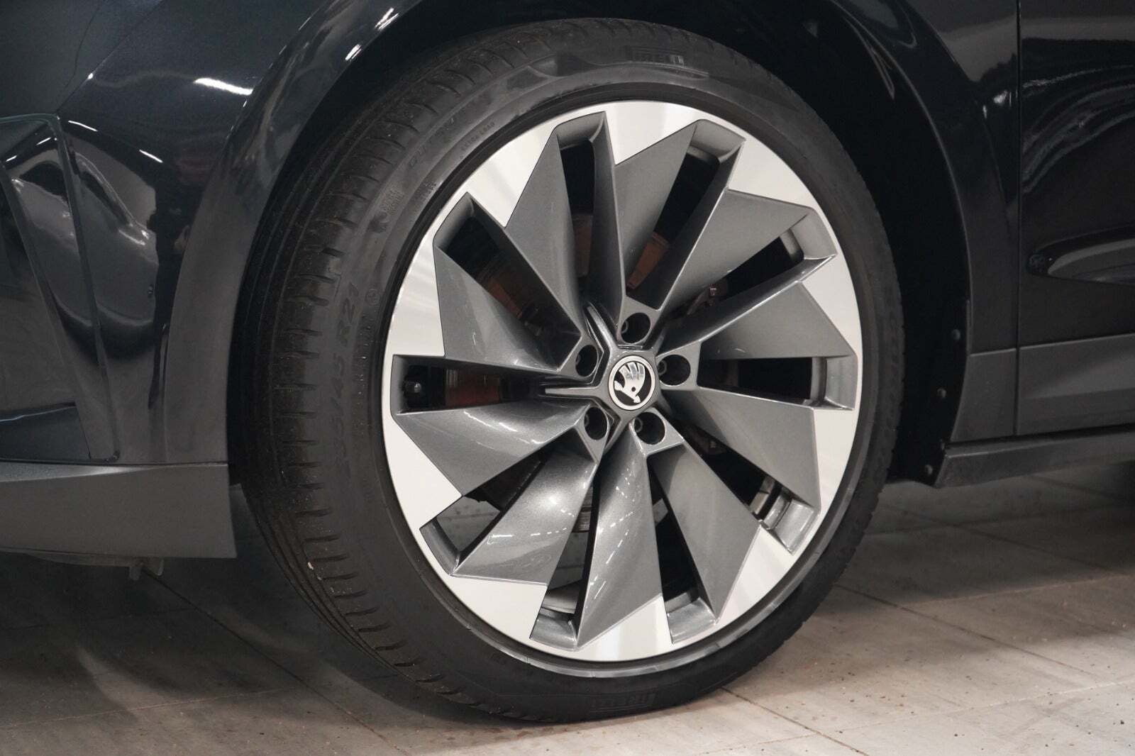 Sort Skoda Enyaq fra 2021