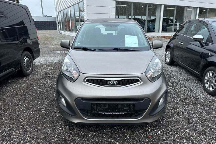 Beige Kia Picanto fra 2014
