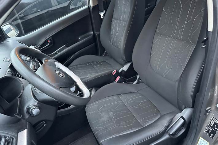 Beige Kia Picanto fra 2014