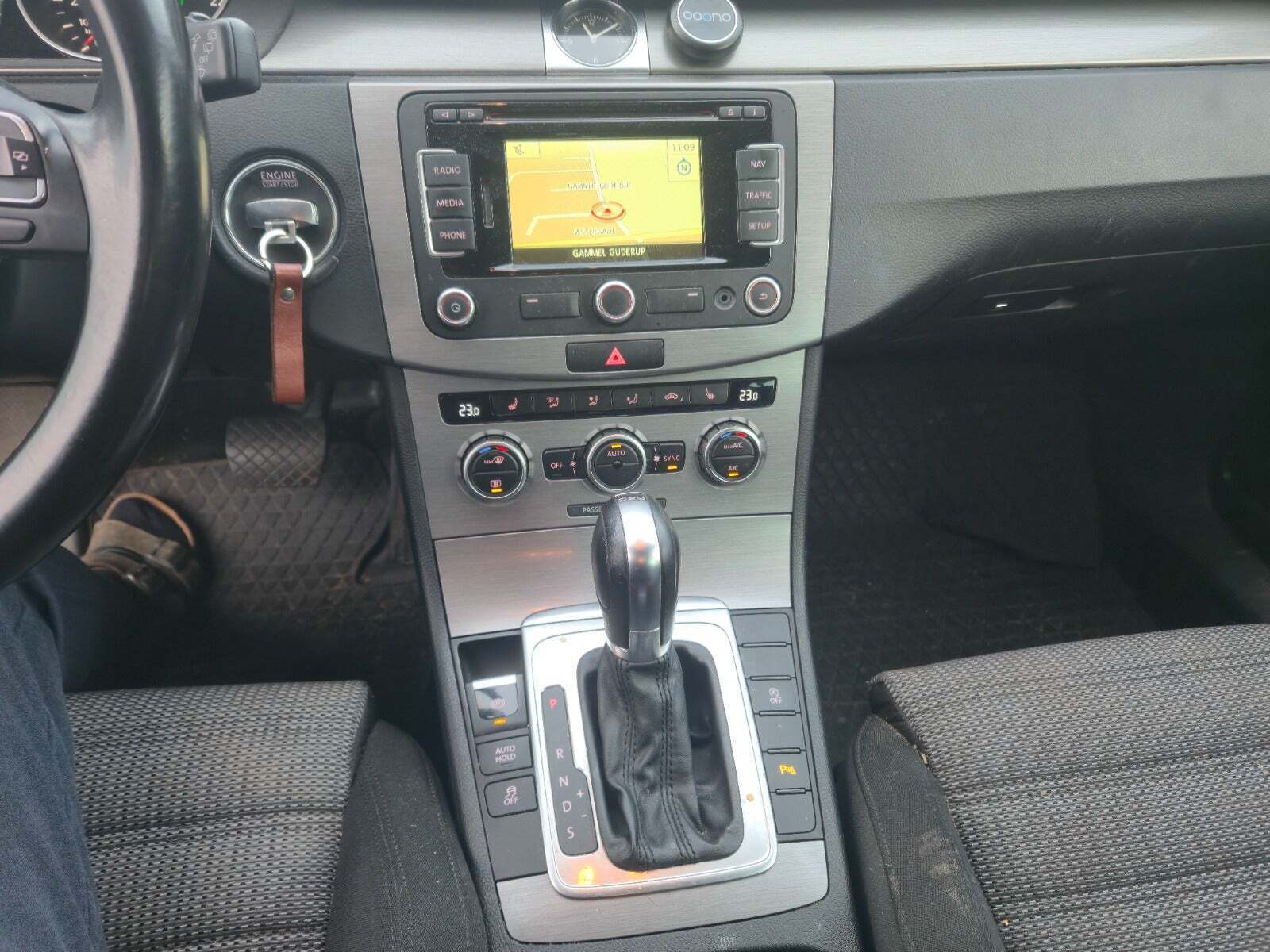 Sort VW Passat fra 2014