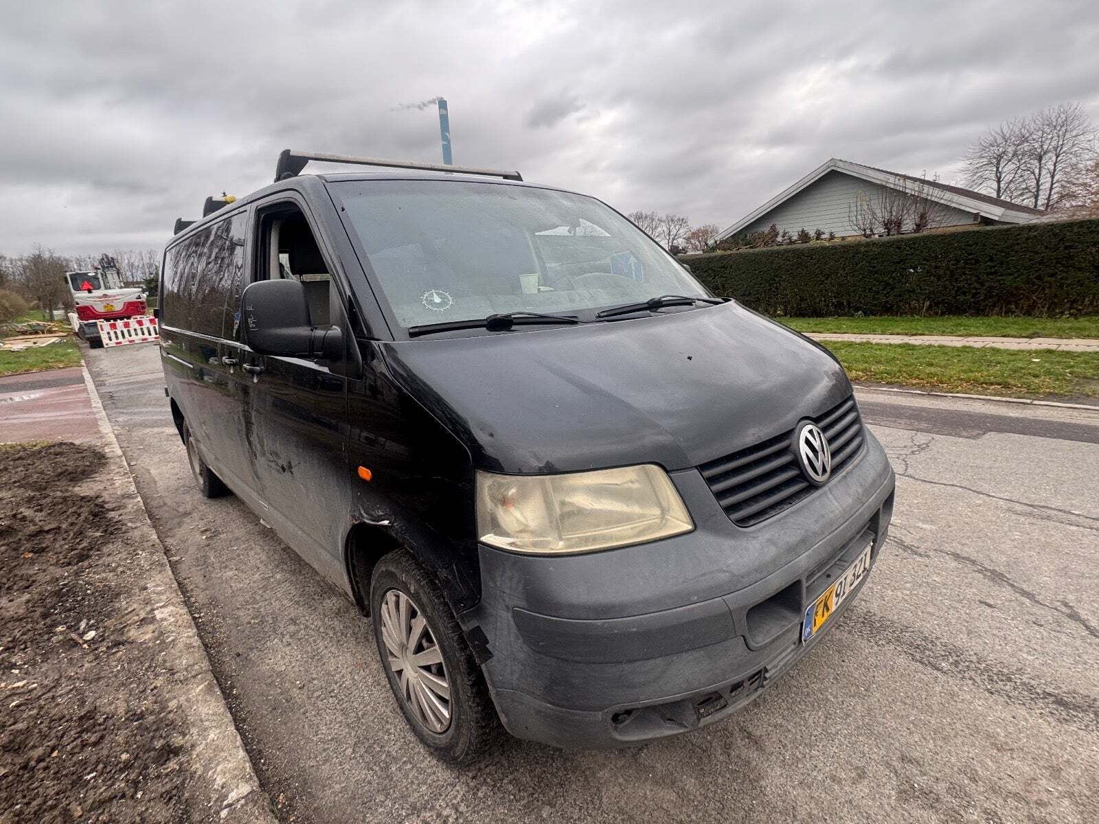 VW Transporter 2,5 TDi 130 Kassevogn lang