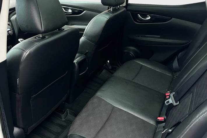 Hvid Nissan Qashqai fra 2017