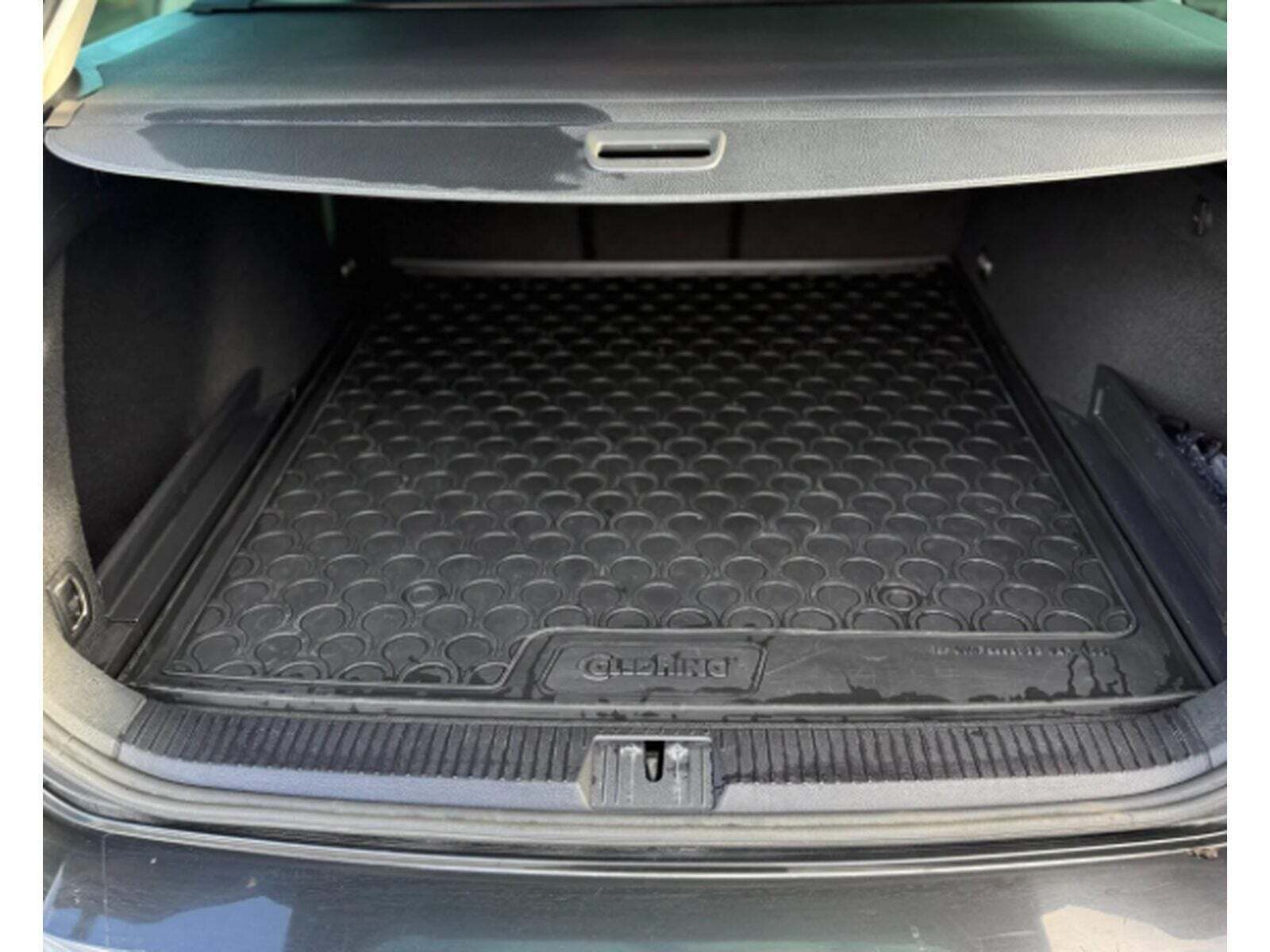 Grå VW Passat fra 2019