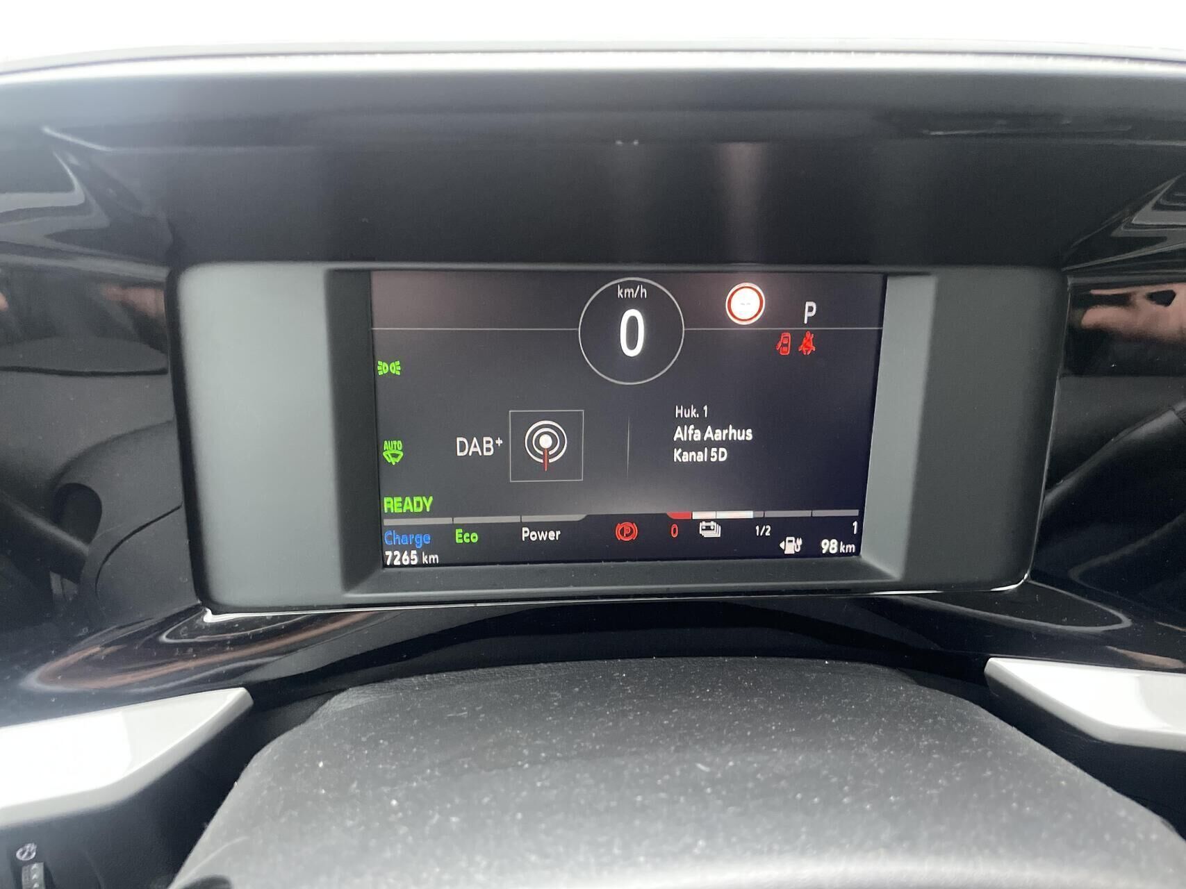 Grøn Opel Mokka-e fra 2023