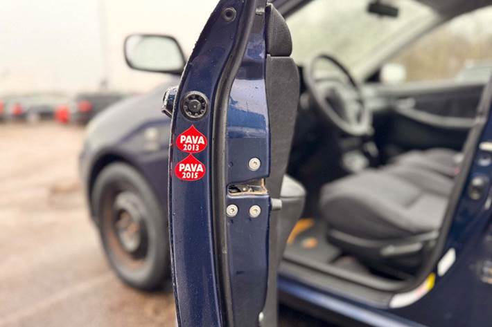 Grøn Toyota Corolla fra 2003