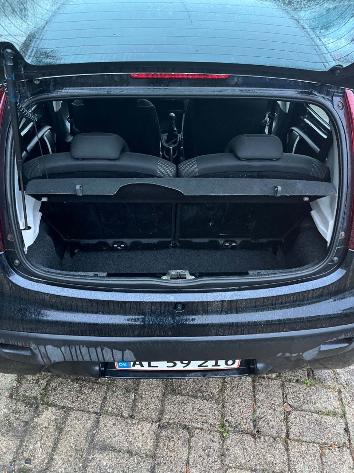 Sort Peugeot 107 fra 2014