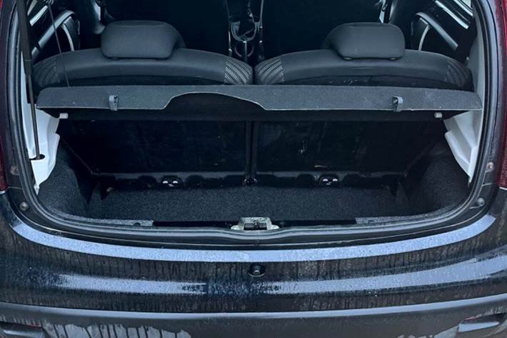 Sort Peugeot 107 fra 2014