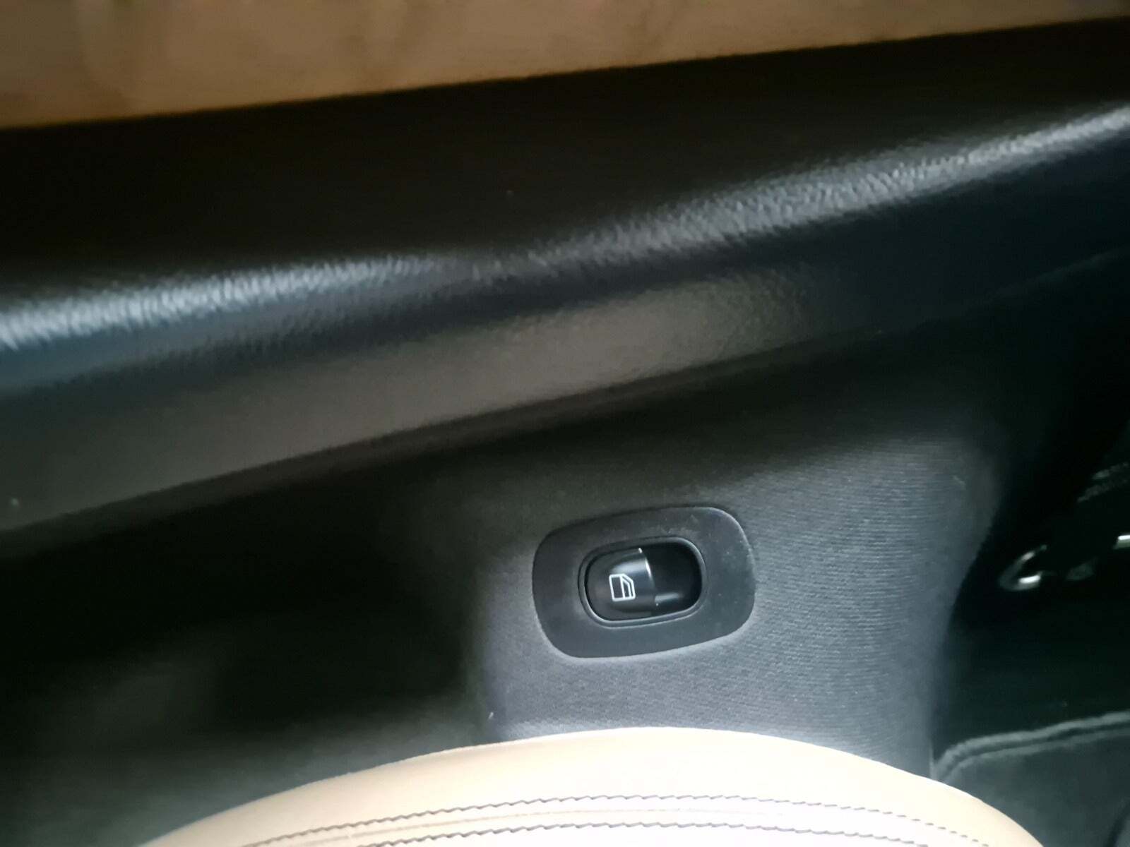 Blå Mercedes CLK280 fra 2007 set indefra