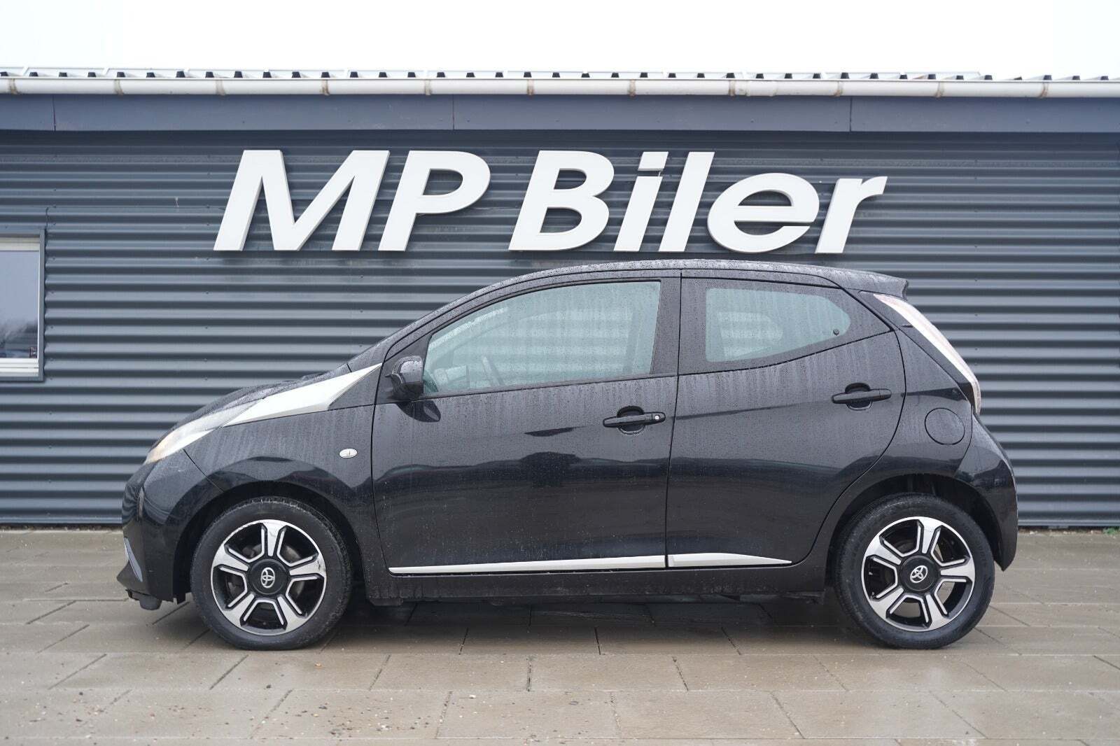Toyota Aygo 1,0 VVT-i x-black