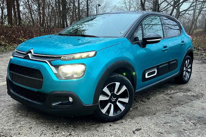Blå Citroën C3 fra 2021 set udefra