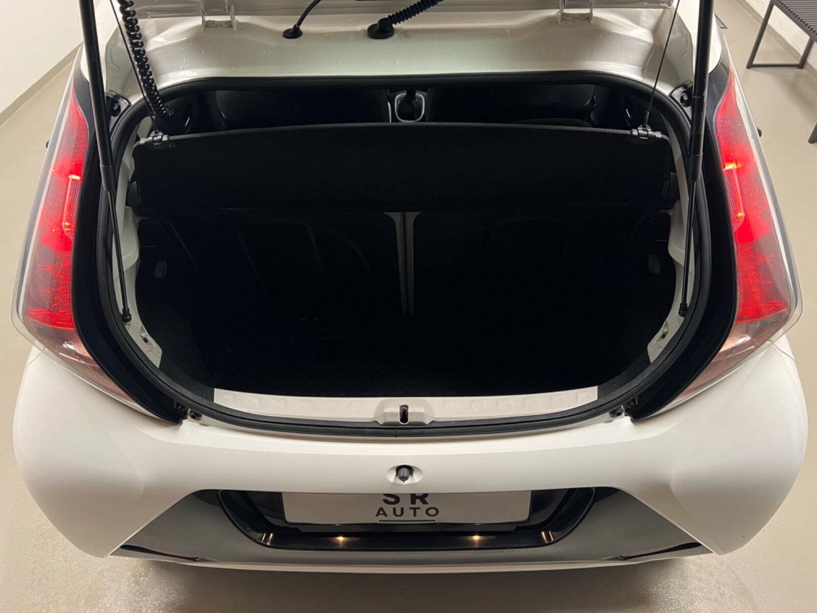 Hvid Toyota Aygo fra 2015