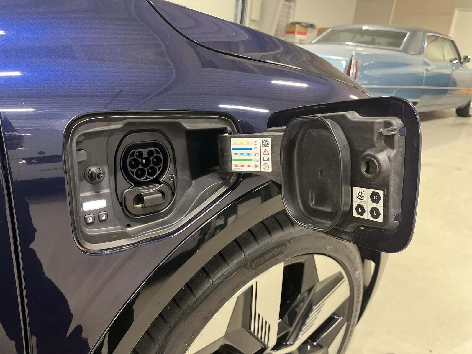 Blå Renault Megane E-Tech fra 2022