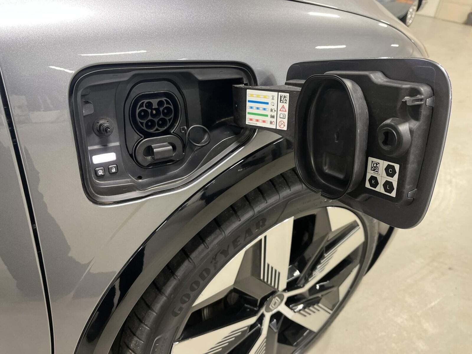 Grå Renault Megane E-Tech fra 2022