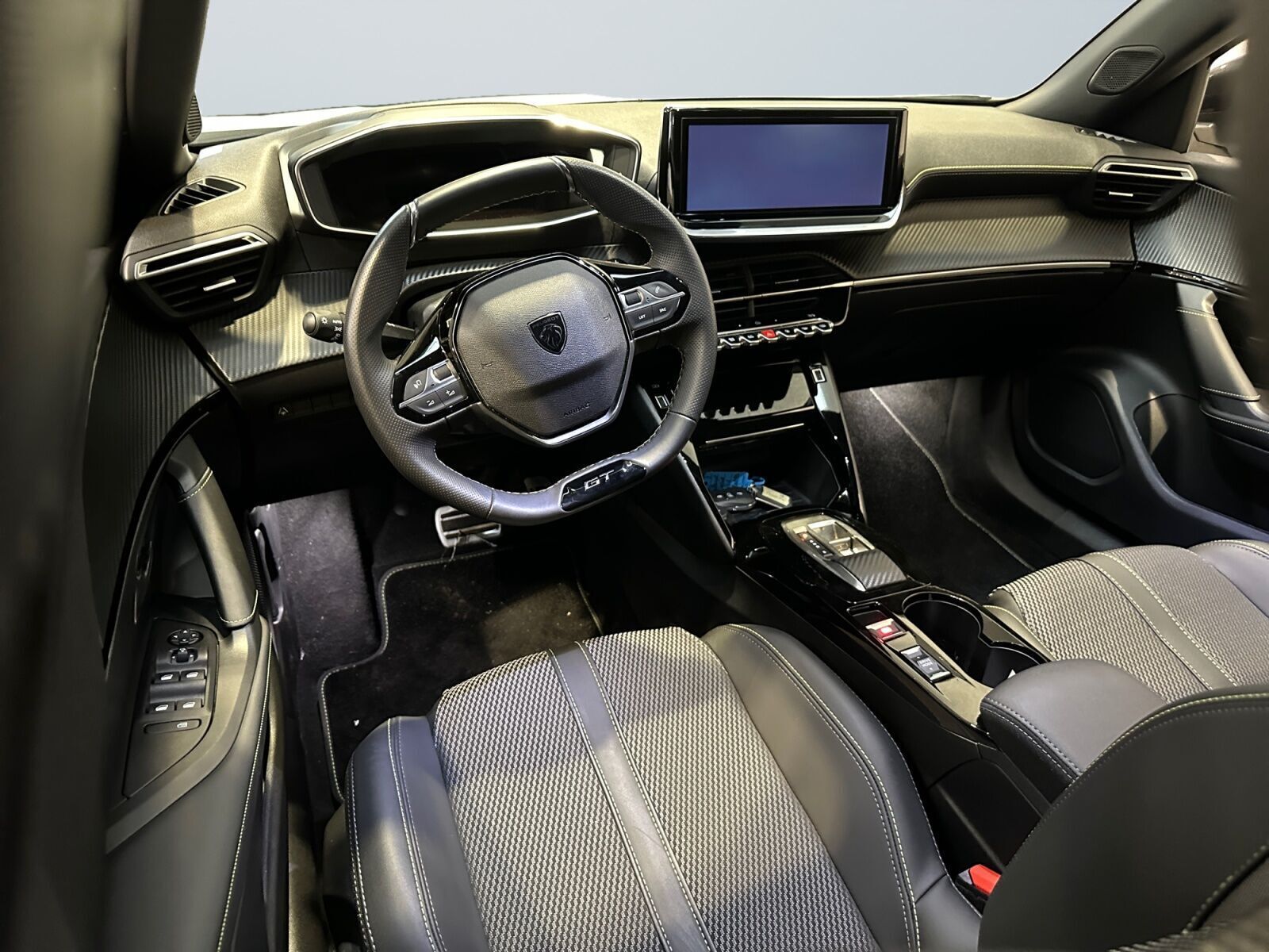 Peugeot e-2008 54 GT