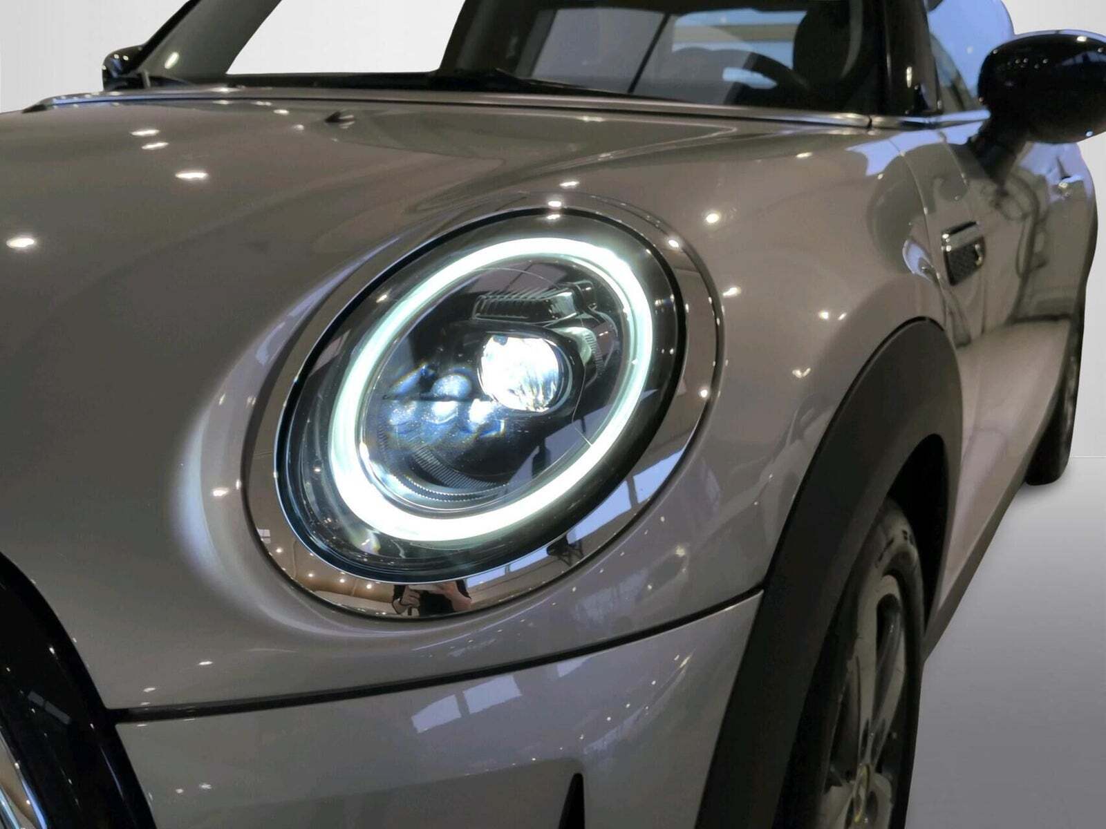 Sølv Mini Cooper SE fra 2023