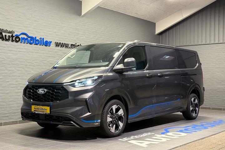Grå Ford Transit Custom 320 L2 fra 2026 set udefra
