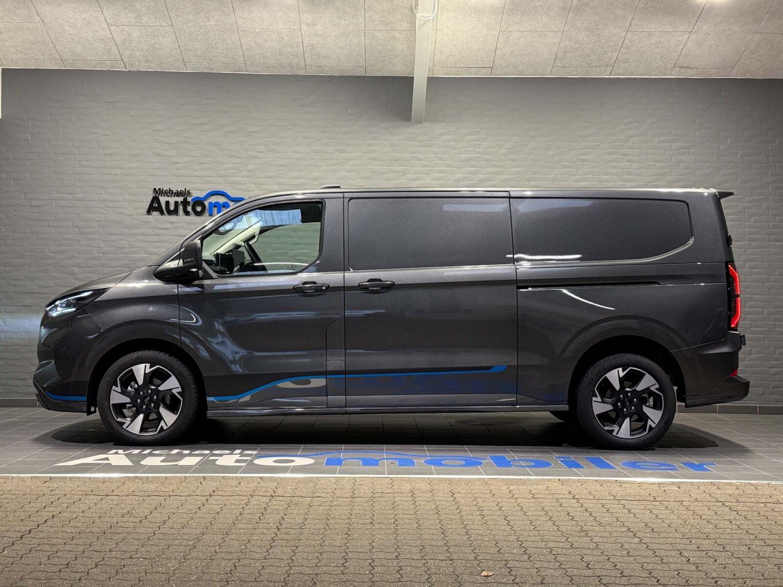 Ford Transit Custom 320L 2,0 EcoBlue Sport aut.