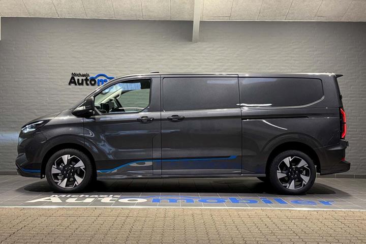 Grå Ford Transit Custom 320 L2 fra 2026