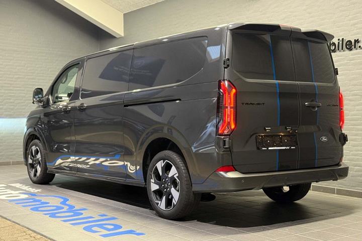 Grå Ford Transit Custom 320 L2 fra 2026