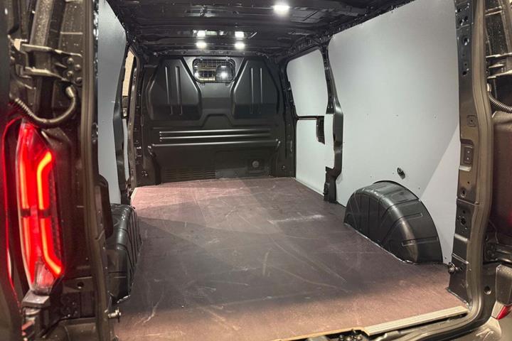 Grå Ford Transit Custom 320 L2 fra 2026