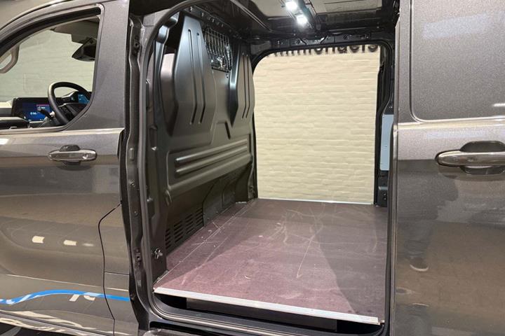 Grå Ford Transit Custom 320 L2 fra 2026