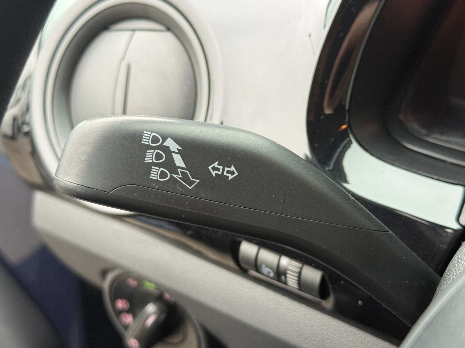 Blå VW UP! fra 2013