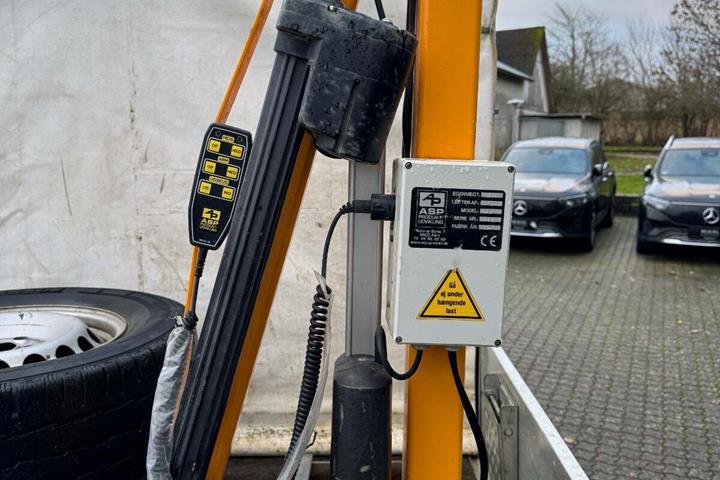 Hvid VW Crafter 35 fra 2020