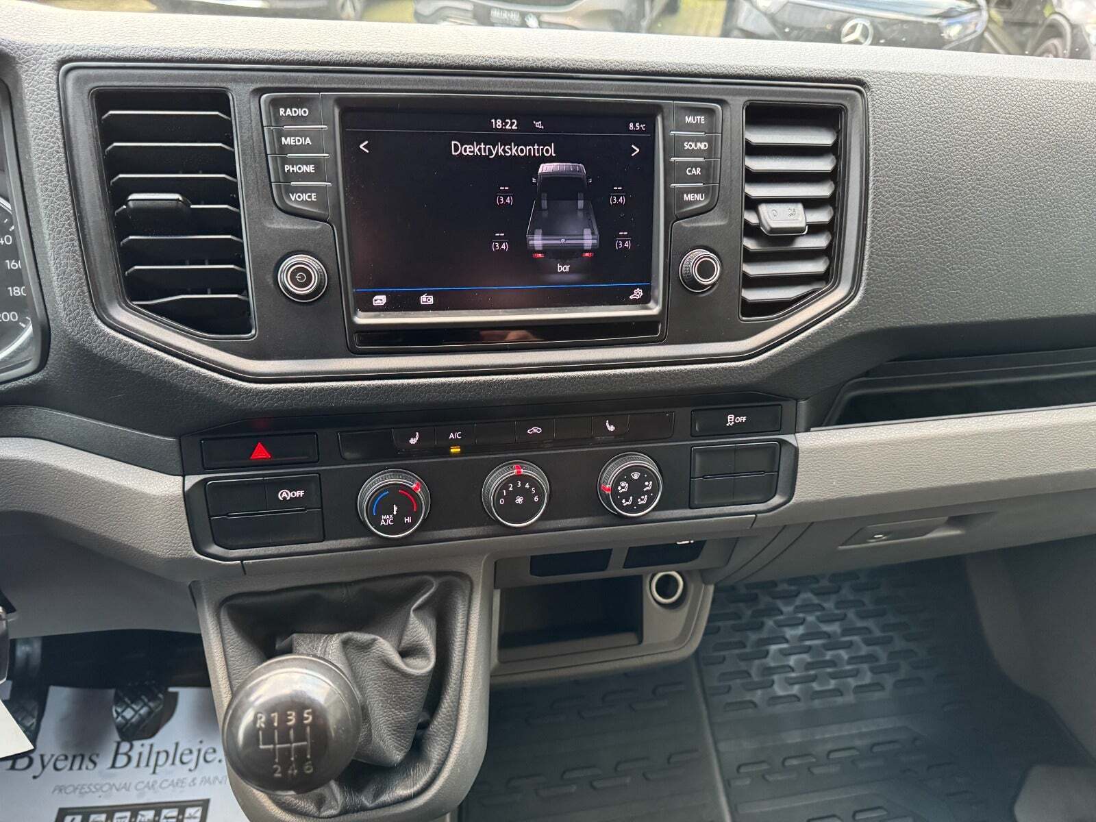 Hvid VW Crafter 35 fra 2020