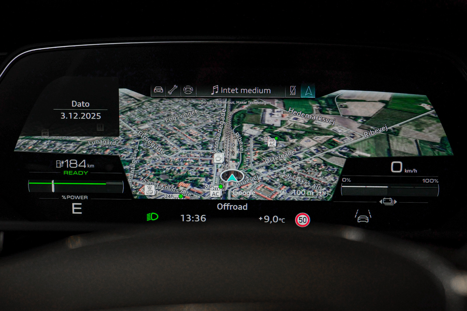 Hvid Audi Q8 e-tron fra 2024